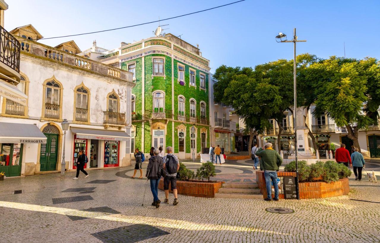 Lalitana Townhouse Hotel Лагос Екстериор снимка