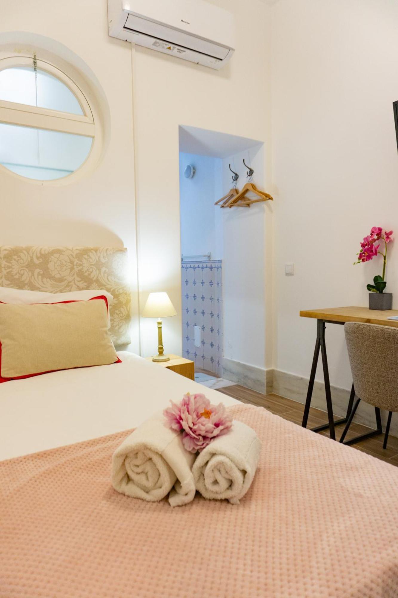 Lalitana Townhouse Hotel Лагос Стая снимка
