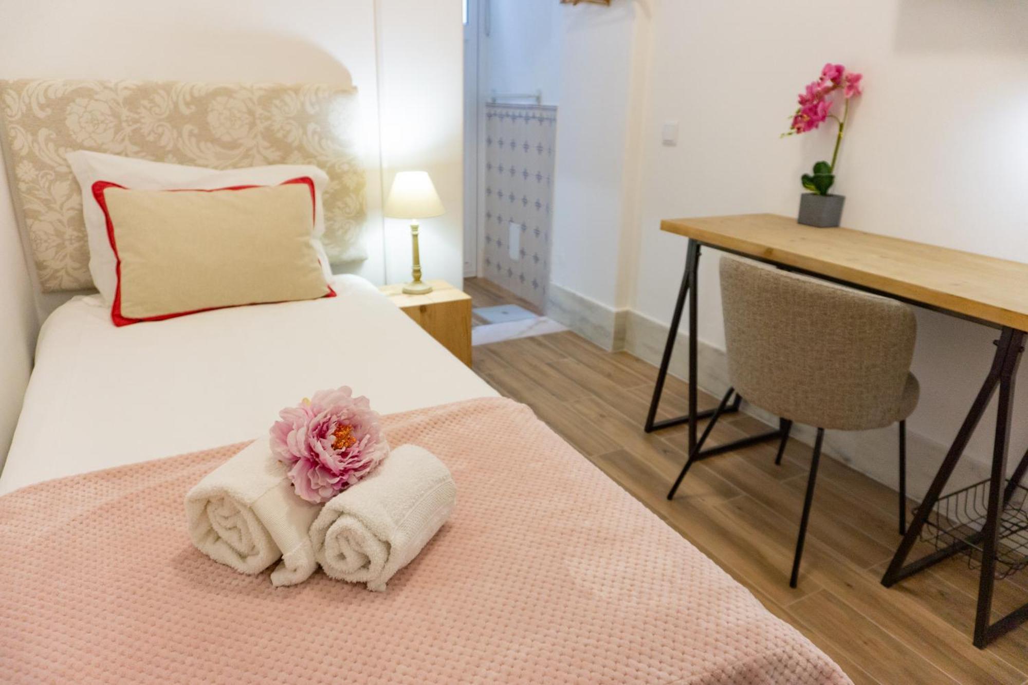 Lalitana Townhouse Hotel Лагос Стая снимка